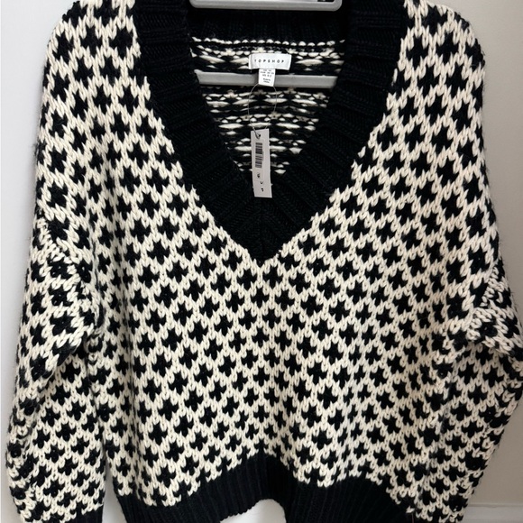 Topshop Black and White oversized  V-Neck Sweater-NWT! - Picture 5 of 8